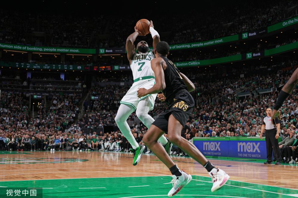 他的敬意 他的敬意